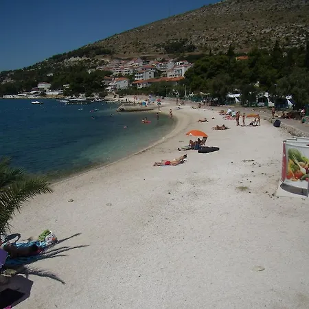 Stari Dvori *
